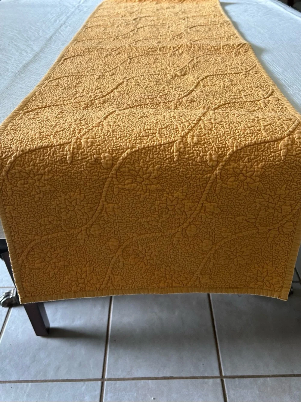 Williams Sonoma Table Runner in 3D Goldenrod Color Fabric. 16” x 108”. VGUC.